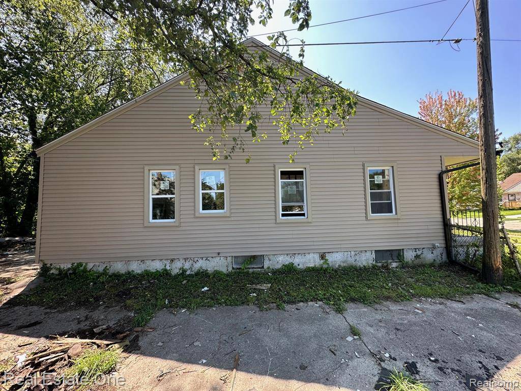 Detroit, MI 48228,9390 Auburn Street