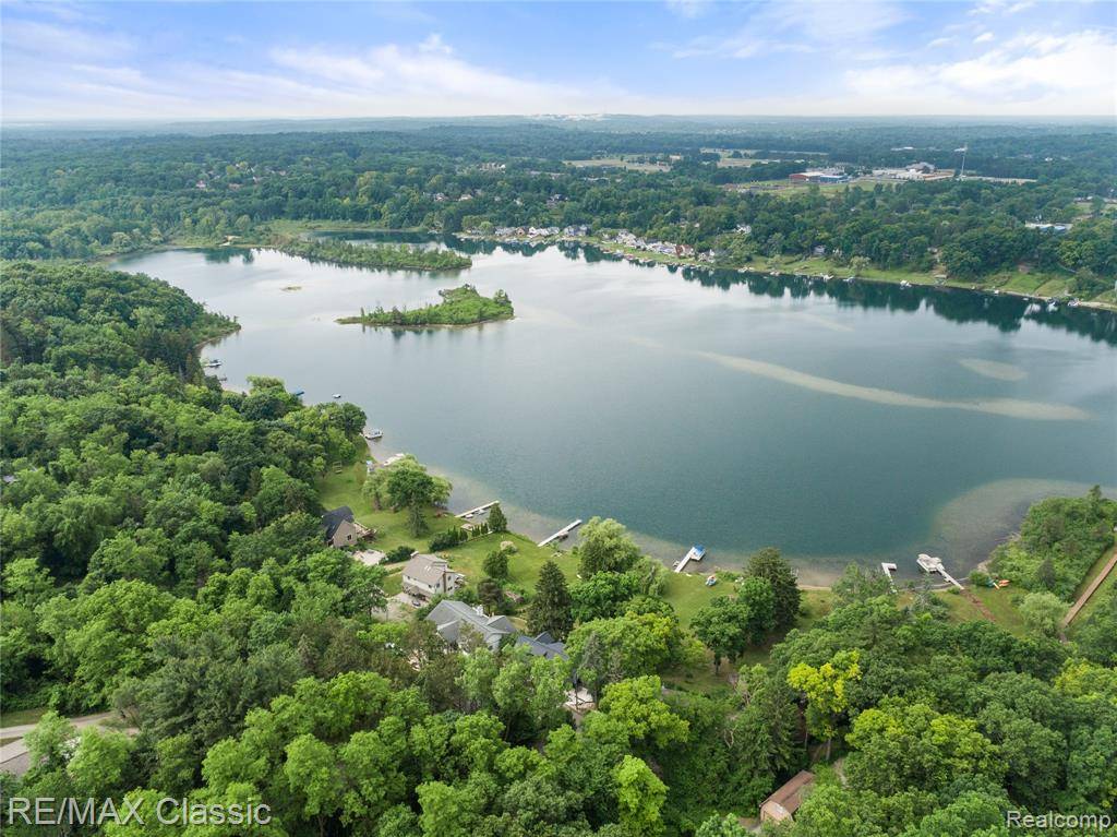 Highland, MI 48356,1420 Pettibone Lake Road