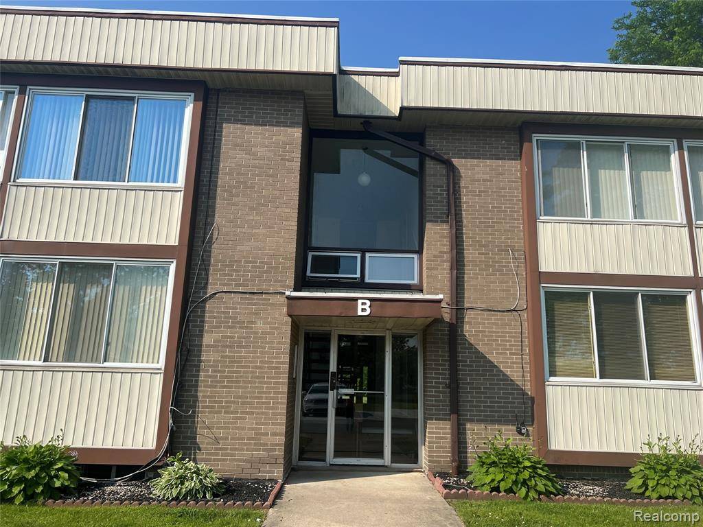 Riverview, MI 48183,3901 Fort Street