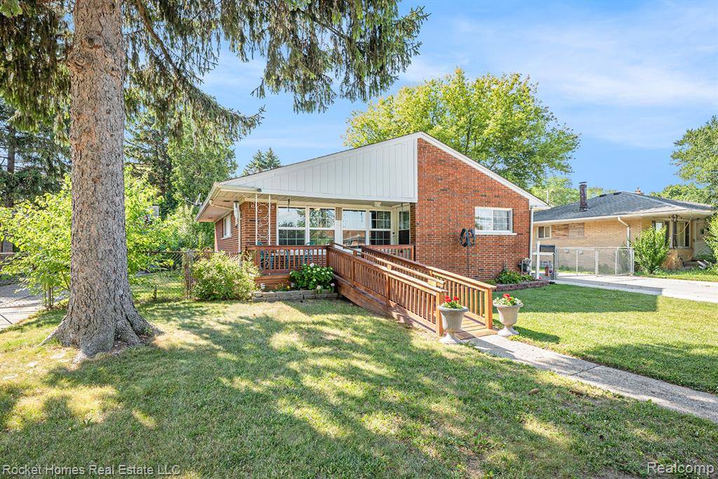 Clinton Twp, MI 48035,35221 Weideman Street