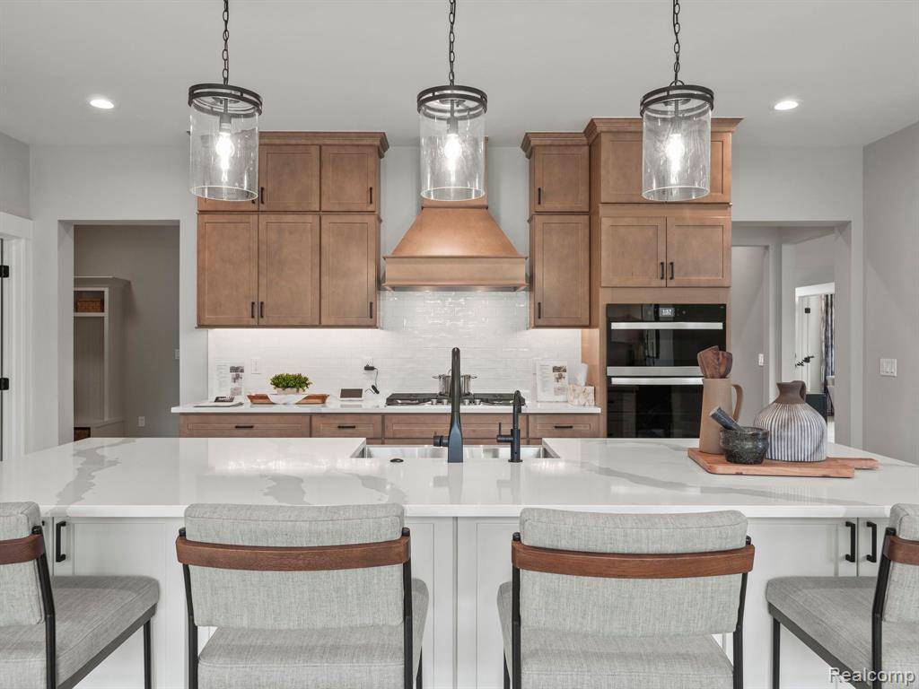Ann Arbor, MI 48105,4481 FARM VIEW Drive