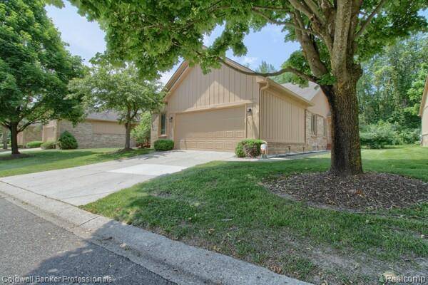 Farmington Hills, MI 48335,35193 Knollwood Lane