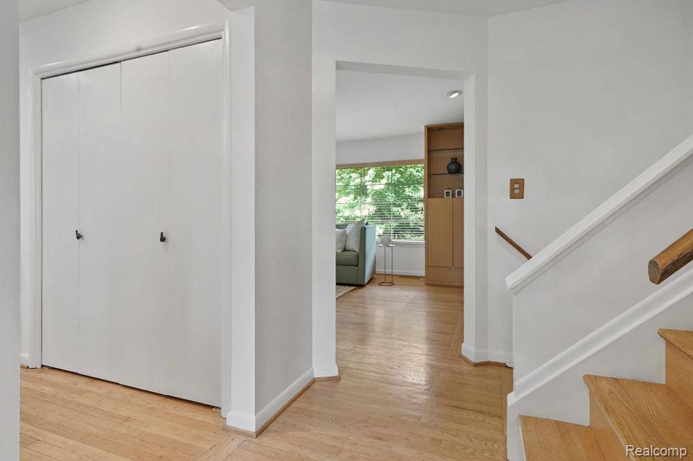 Bloomfield Hills, MI 48301,6672 Timber Ridge Drive