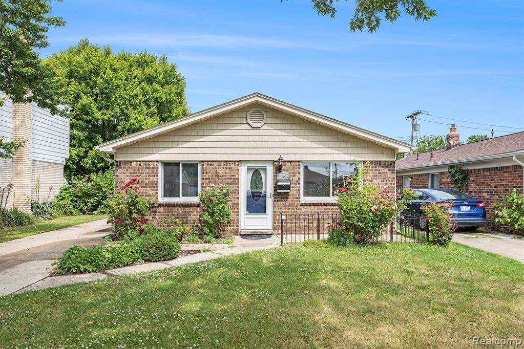 Bloomfield Hills, MI 48071,27336 Alger Boulevard