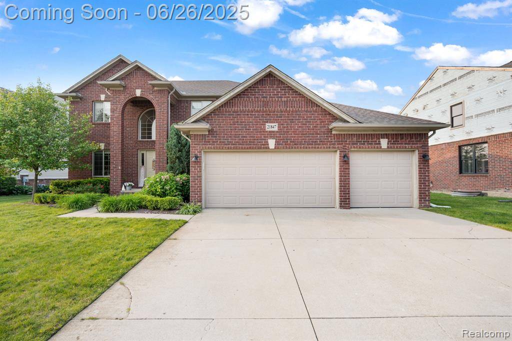 Macomb, MI 48044,21847 Waycross Drive