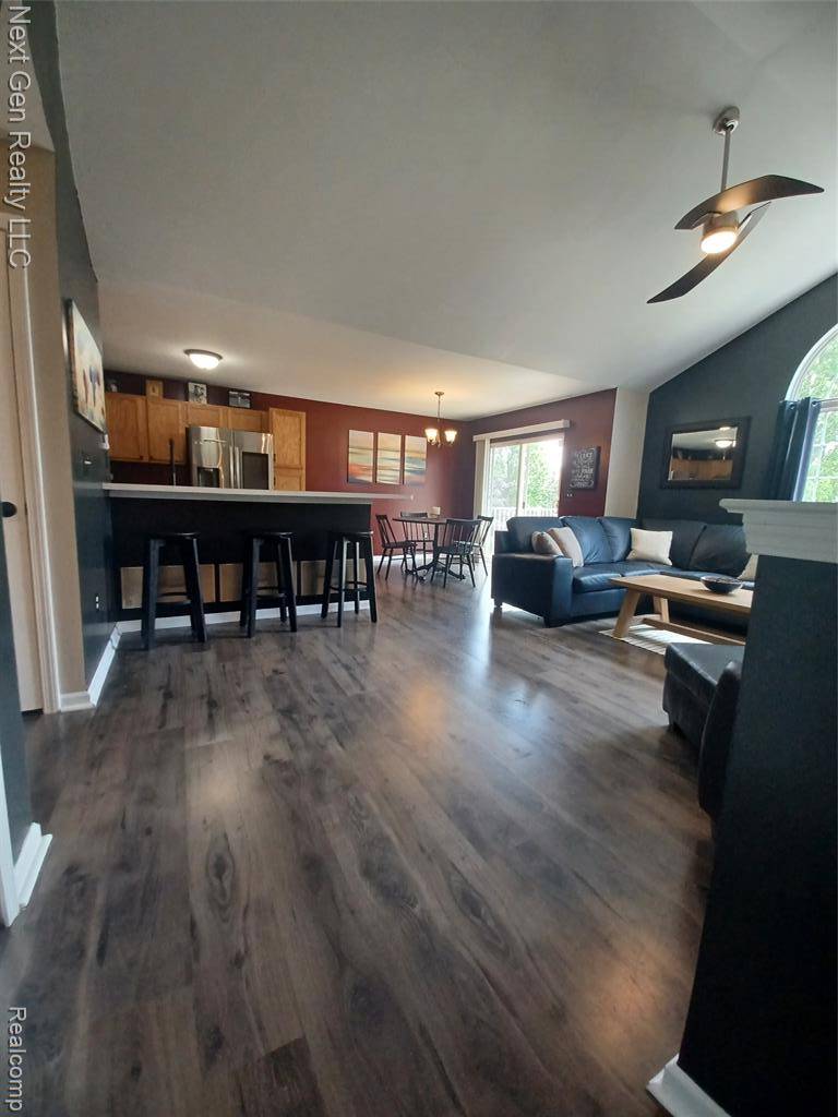 Walled Lake, MI 48390,17200 Chesapeake Circle
