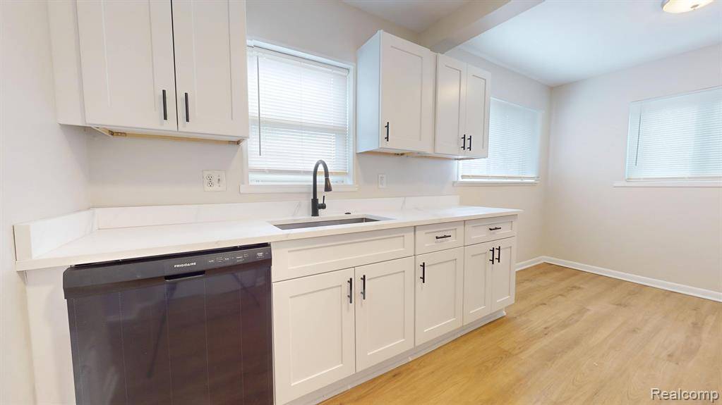 Madison Heights, MI 48071,30419 BRUSH Street