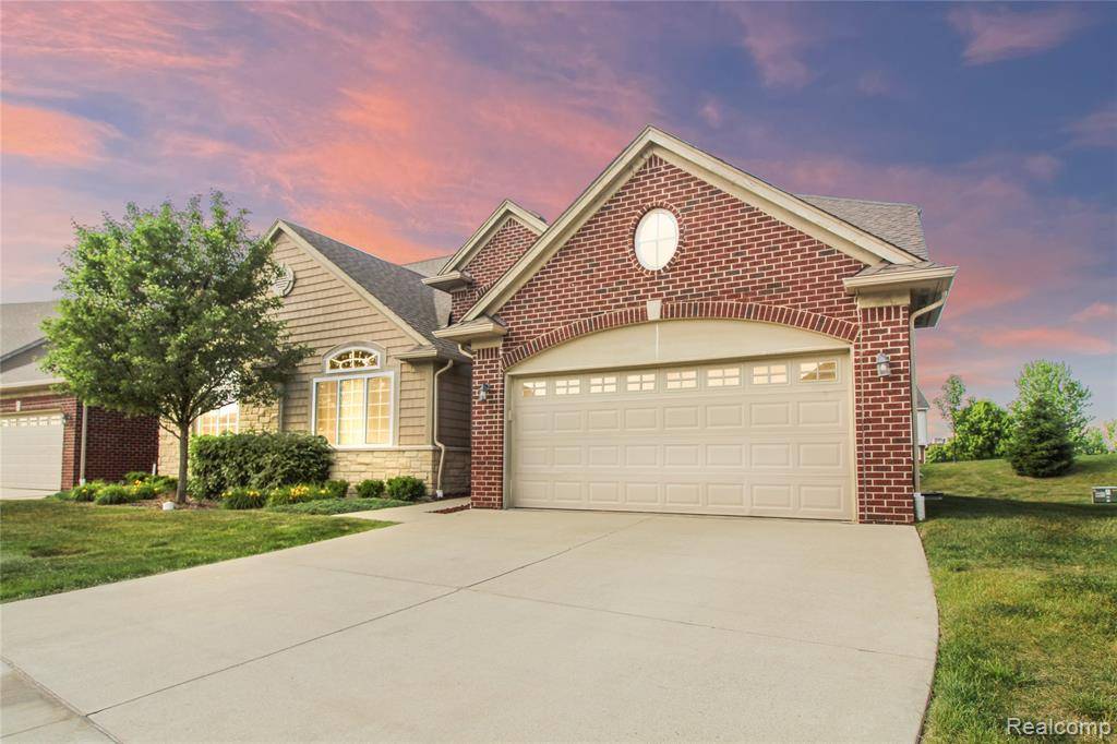 Warren, MI 48092,30475 Berghway Trail