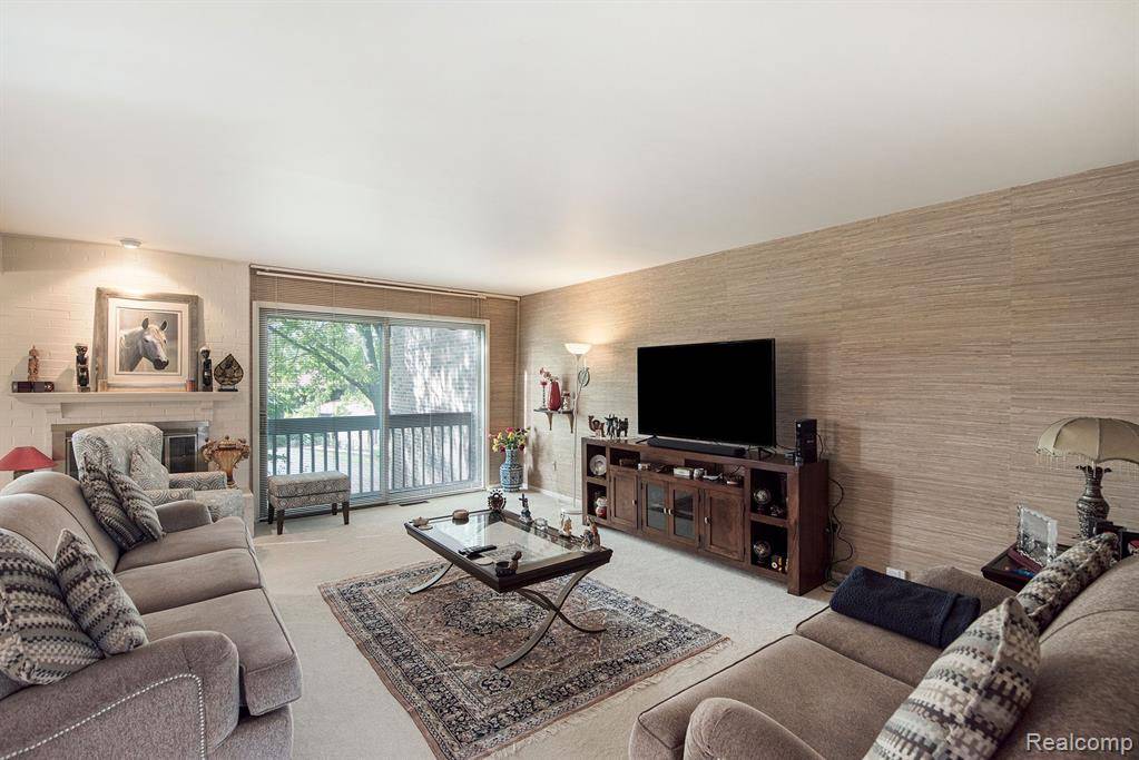 West Bloomfield, MI 48323,2160 BORDEAUX Street