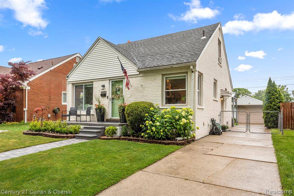 Oak Park, MI 48237,13640 Hart Street