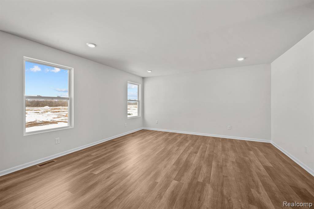 Van Buren, MI 48111,48495 Old Oak Trail