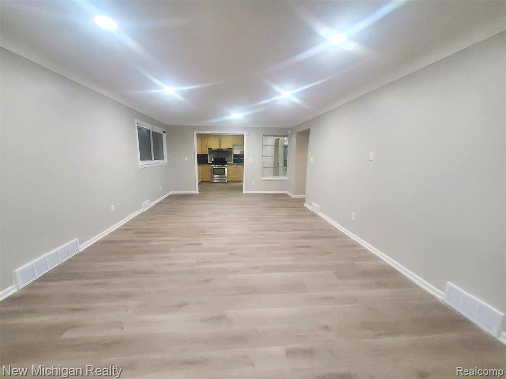 Oak Park, MI 48237,22221 Marlow Street