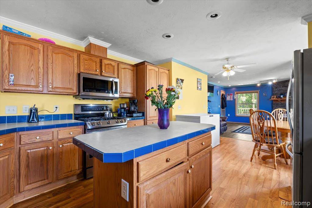 South Lyon, MI 48178,11054 Wood Run Circle