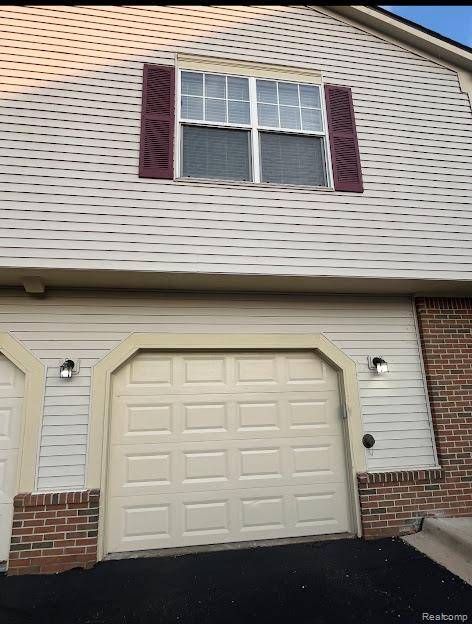 Ypsilanti, MI 48197,9589 Lakeside Drive