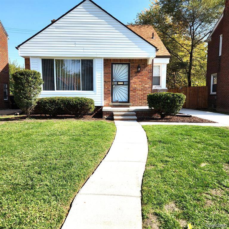 Detroit, MI 48235,16598 Biltmore Street