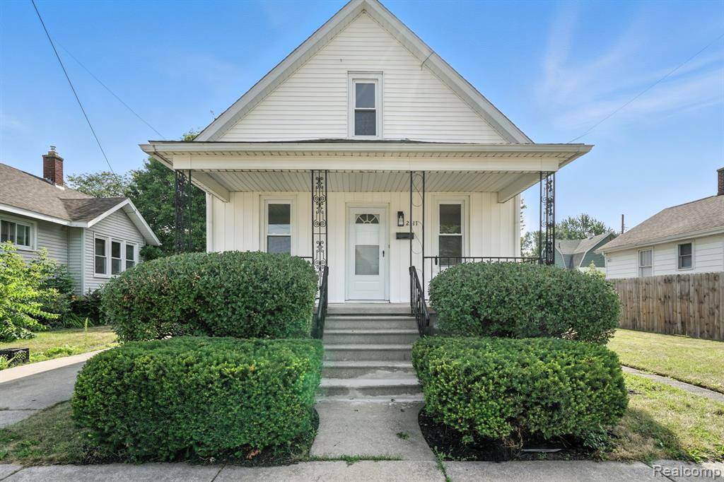 Bay City, MI 48708,2311 S Jefferson Street