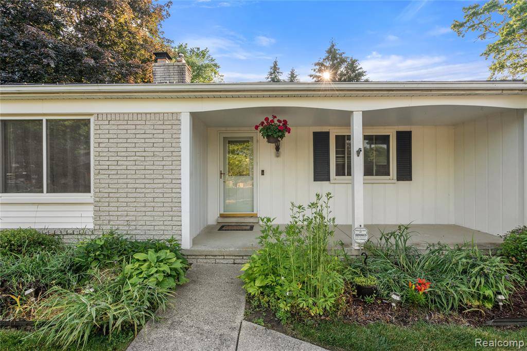 Troy, MI 48085,5945 Slate Drive