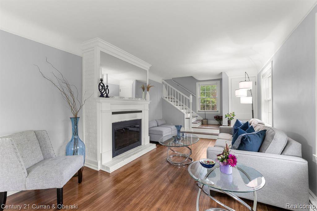 Dearborn, MI 48124,828 MERIDAN Street