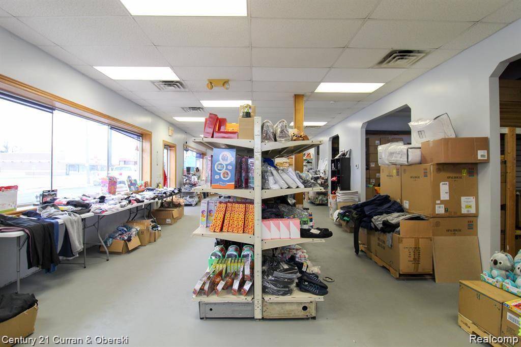 Lincoln Park, MI 48146,3929 Dix Highway