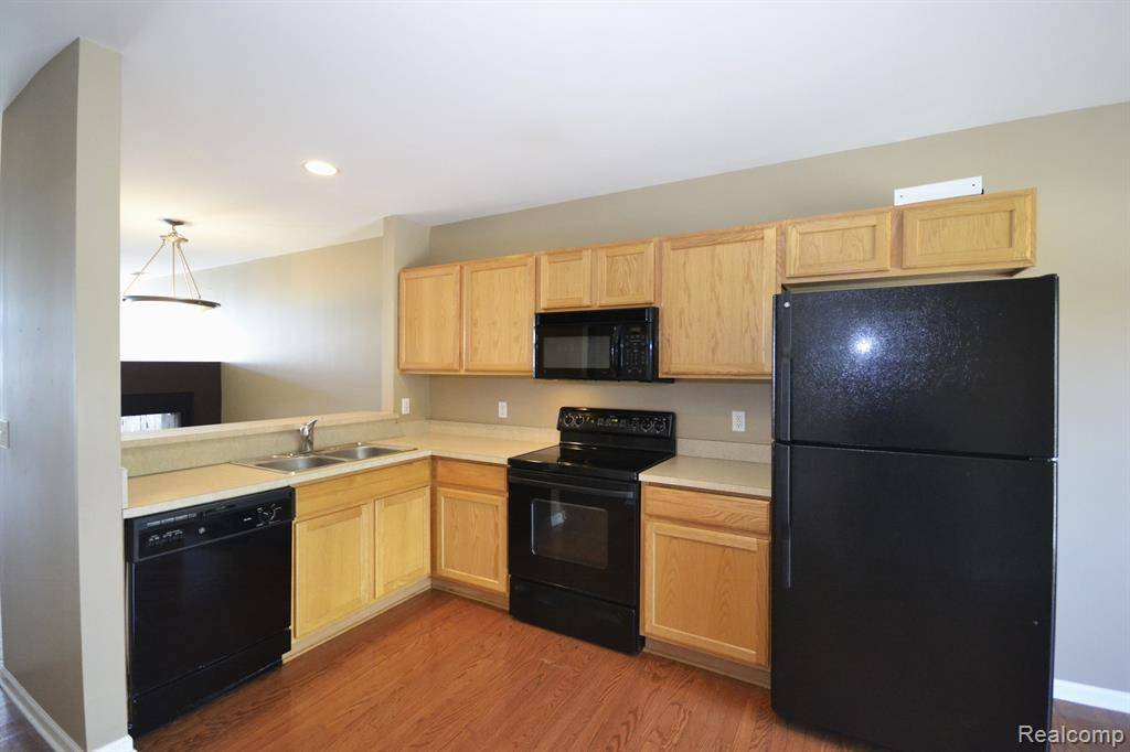 Troy, MI 48084,1570 Devon Lane