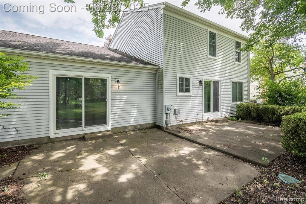 Novi, MI,24475 Jamestowne Road