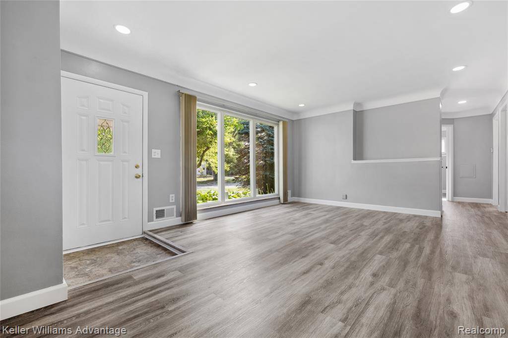 Livonia, MI 48150,36669 Pinetree Street