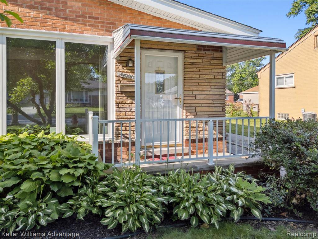 Livonia, MI 48150,36669 Pinetree Street