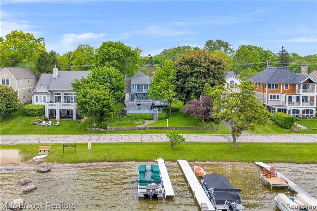 Sylvan Lake, MI 48320,2222 Garland Street