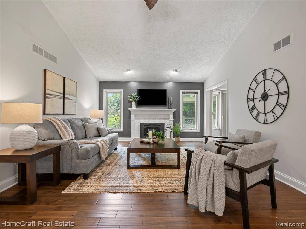 Canton, MI 48188,45019 MIDDLEBURY Court