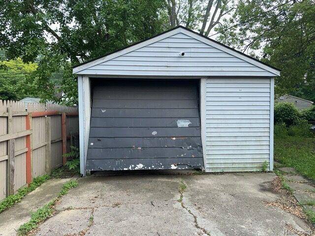 Dearborn Heights, MI 48125,25895 Annapolis Street