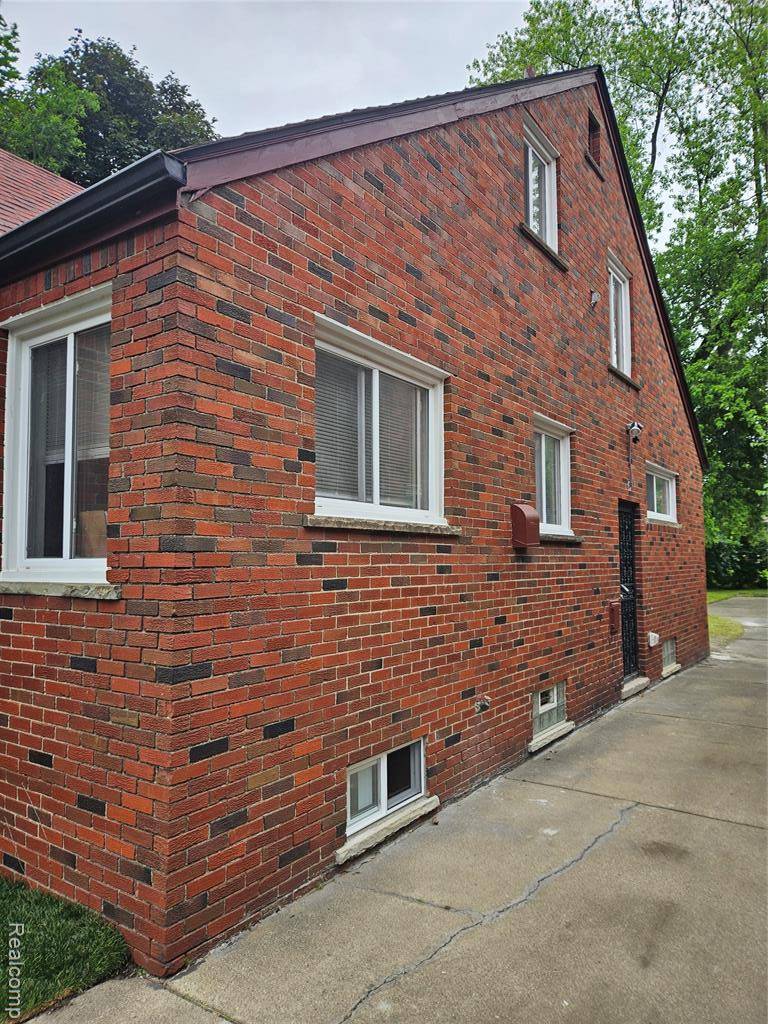 Detroit, MI 48219,17308 Shaftsbury Avenue
