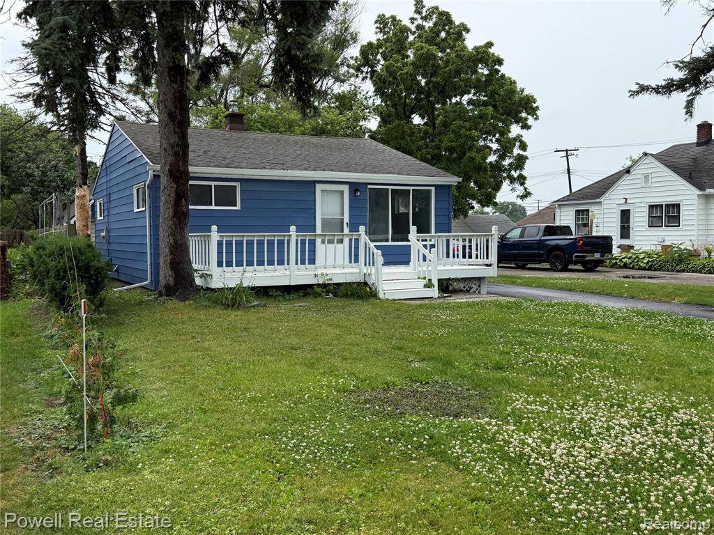 Pontiac, MI 48328,2326 Silver Circle
