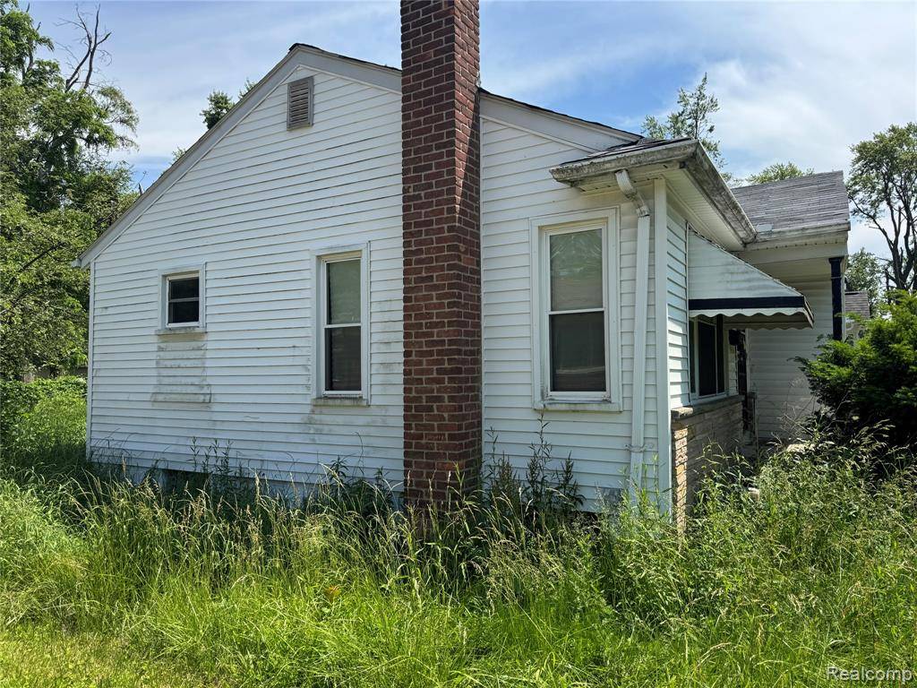 Detroit, MI 48219,17370 Stout Street
