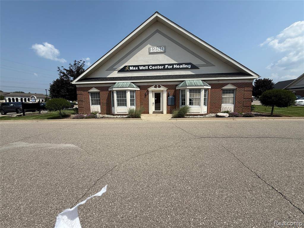 Flint, MI 48532,1289 S Linden S Road