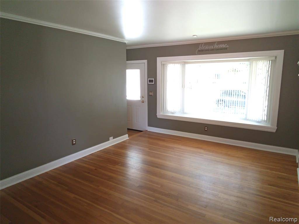 Warren, MI 48093,8283 Christine Street
