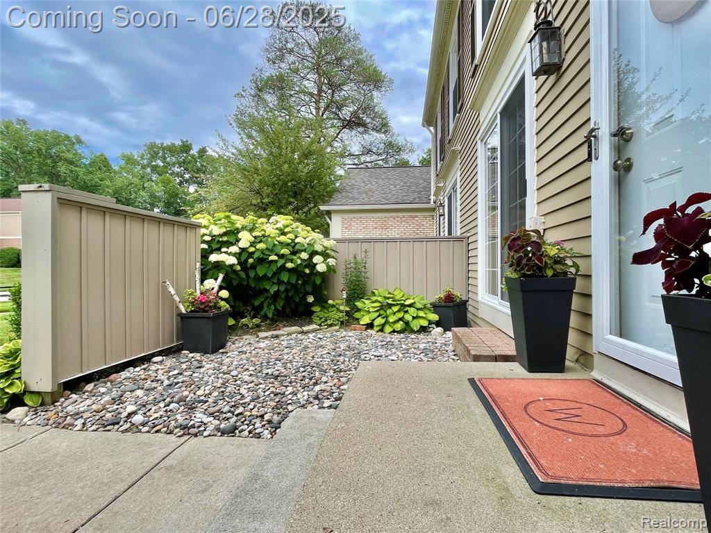 Rochester Hills, MI 48306,1123 Kings Cove Drive