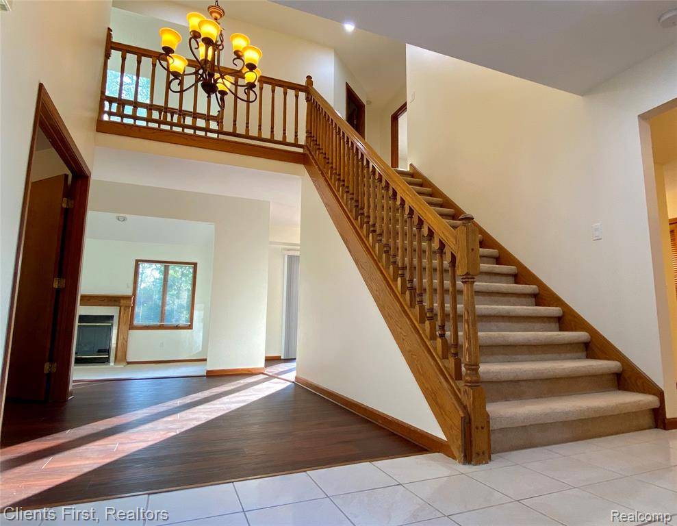 West Bloomfield, MI,7233 OAKWOOD Drive
