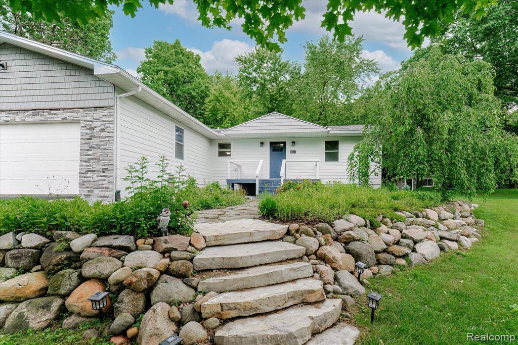 Lake Orion, MI,4072 Mill Lake Road