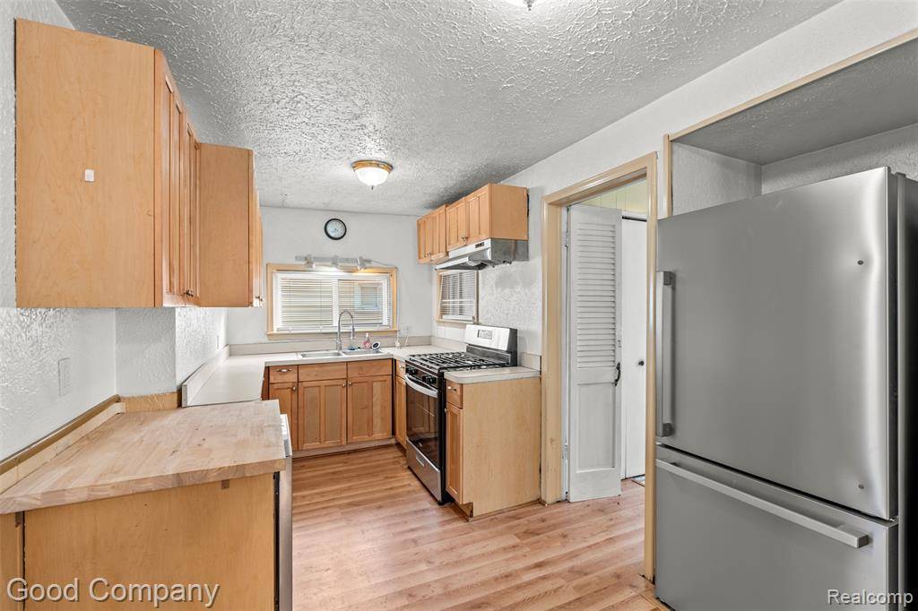 Hazel Park, MI 48030,1744 E Madge Avenue