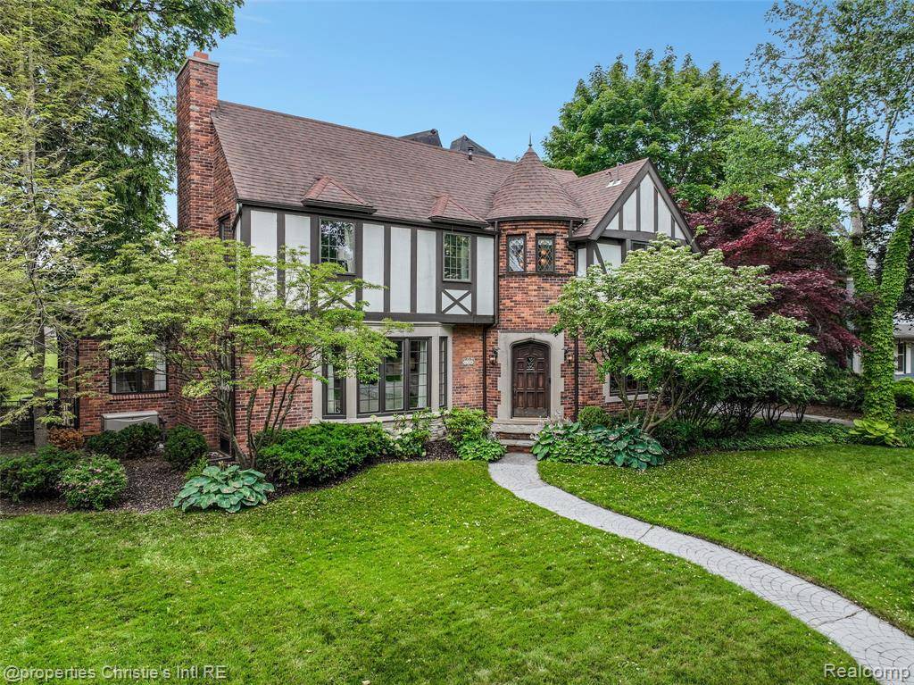 Grosse Pointe Park, MI 48230,753 Grand Marais Street