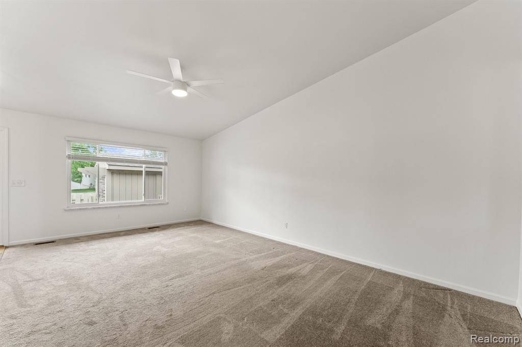 South Lyon, MI 48178,62402 Raleigh Court
