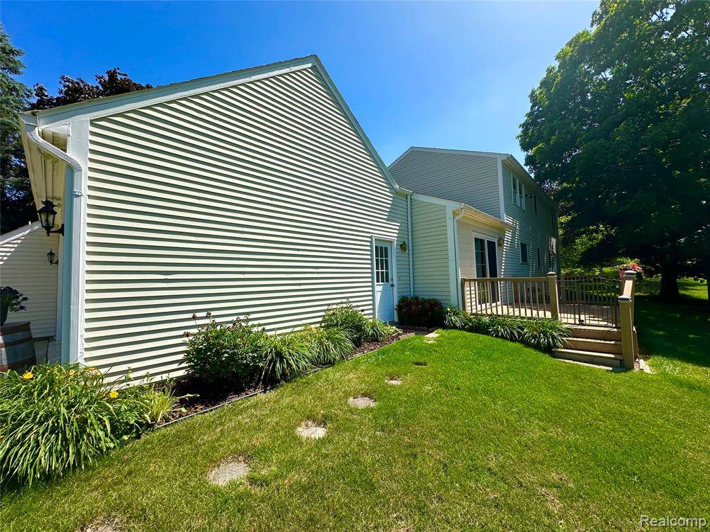 Brighton, MI 48114,9276 Old Plank Lane