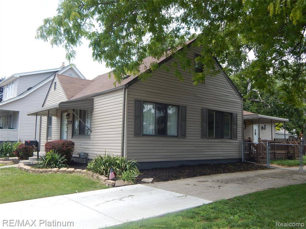 Saint Clair Shores, MI 48080,22133 Rosedale Street