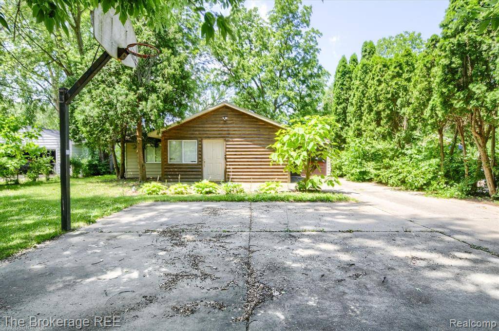 Mount Morris, MI 48458,8021 Benson Road