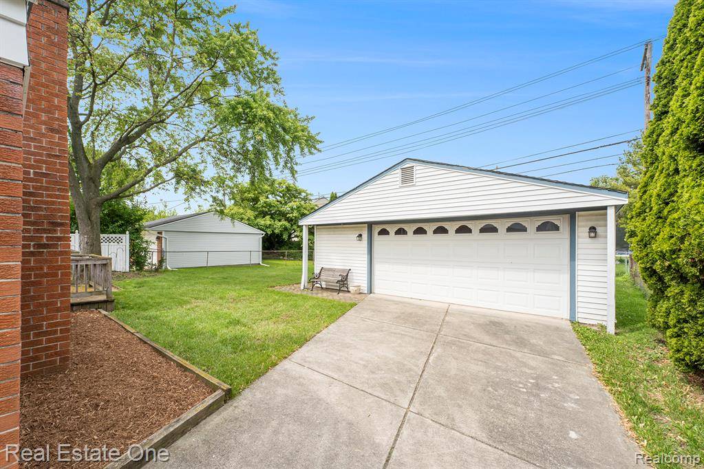 Troy, MI 48083,2809 Sparta Drive