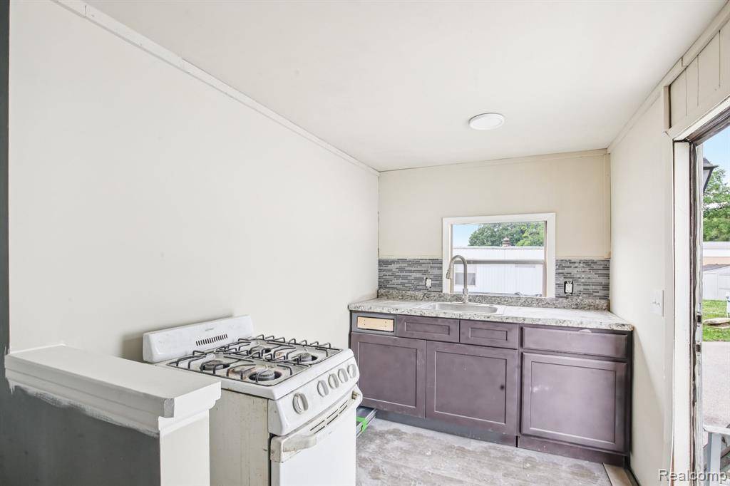 Warren, MI 48091,7062 Ready Avenue