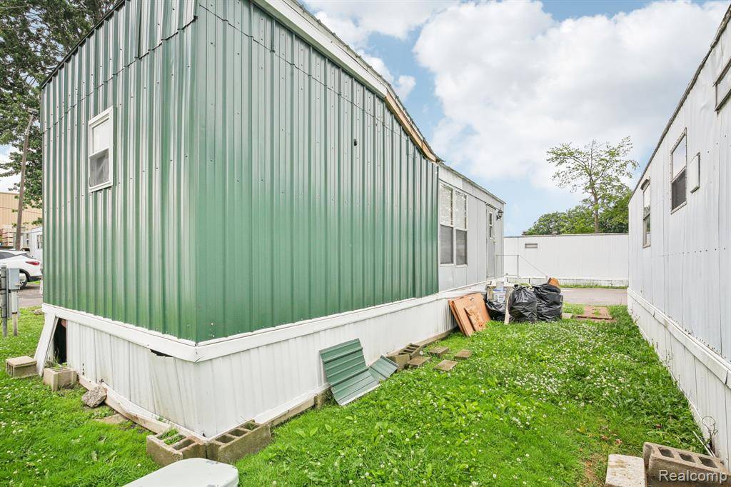 Warren, MI 48091,7062 Ready Avenue