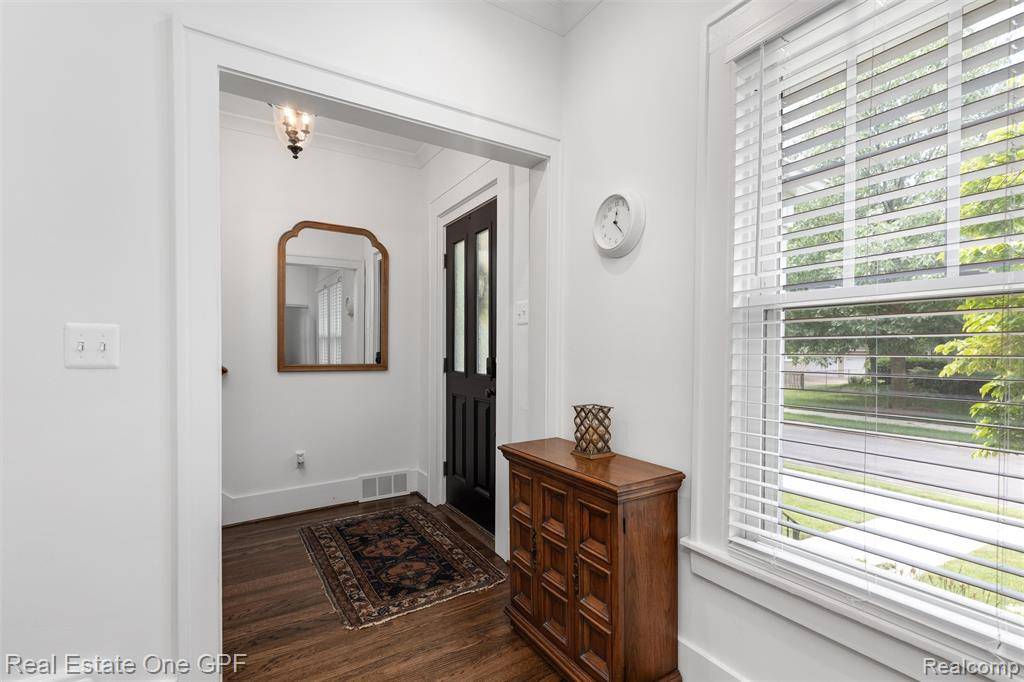 Grosse Pointe, MI 48230,760 Loraine Street