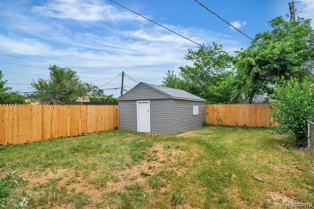 Detroit, MI 48235,16880 Murray Hill Street