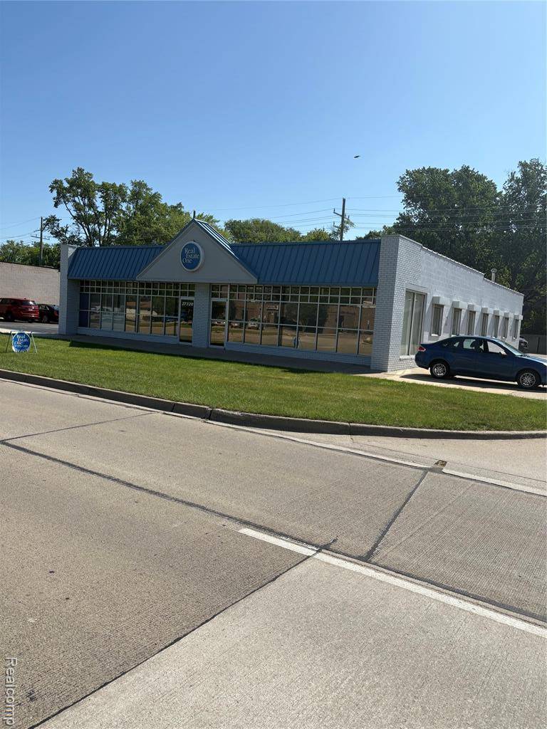 Saint Clair Shores, MI 48081,27320 Harper Avenue